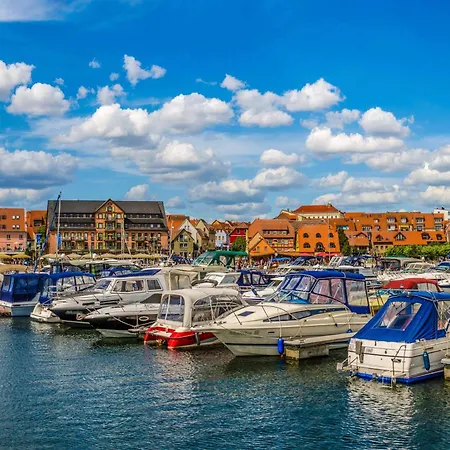 Seeadler - Gemuetliches Mit Balkon & Panoramablick Auf Mueritz 瓦伦